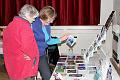 10. Hanny & Julie admire Peter's photos